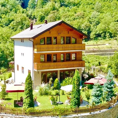 Vila Alexander B&B Valbone Exterior photo