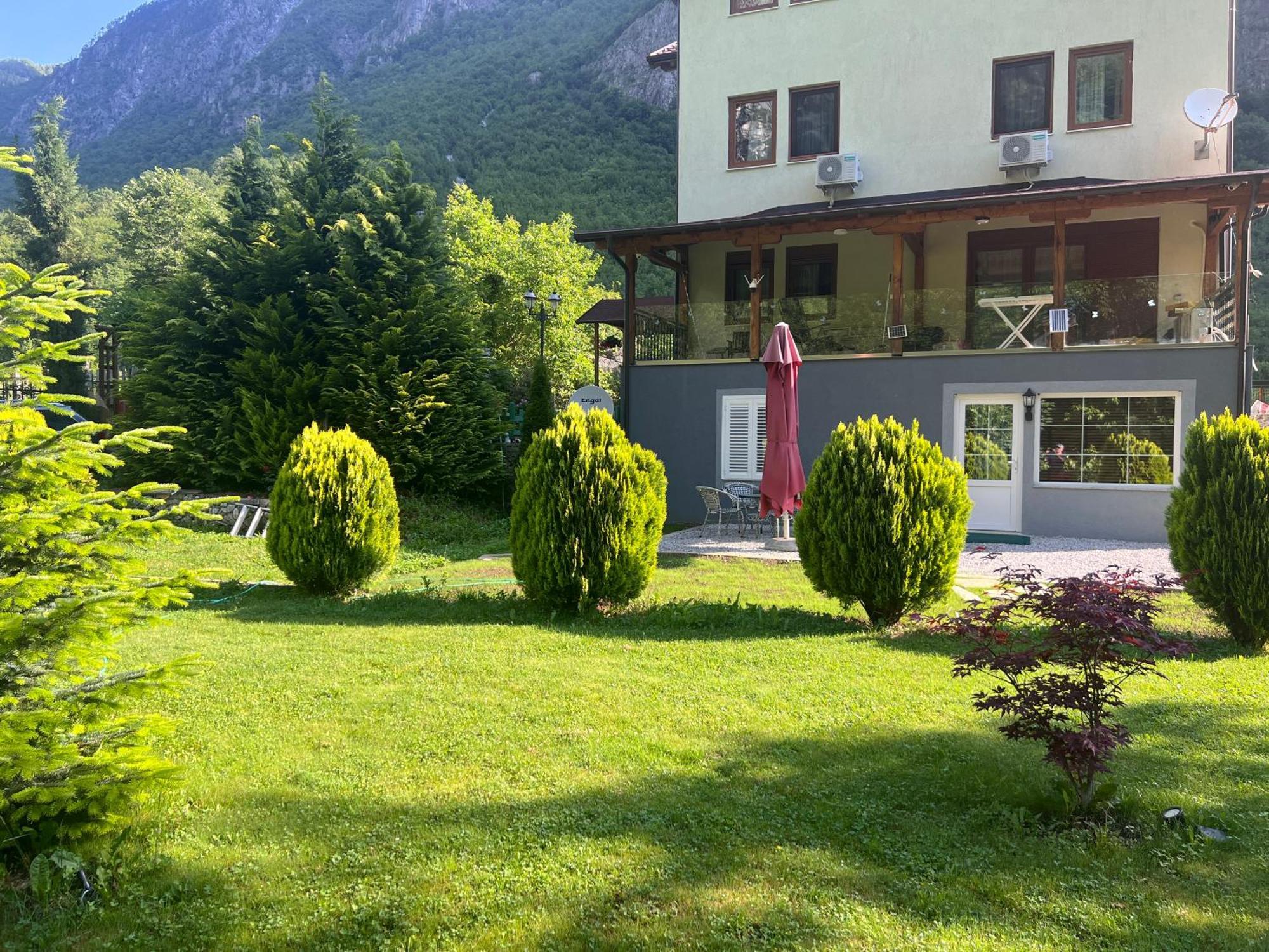 Vila Alexander B&B Valbone Exterior photo